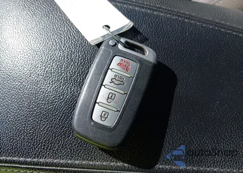 2013 Hyundai Sonata Limited z USA, uszkodzony, nr VIN 5NPEC4AC9DH530537